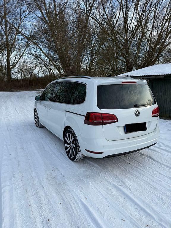 Gebraucht VW Sharan Allstar 150 PS (110 kW) 2016 Weiß Van / Kleinbus