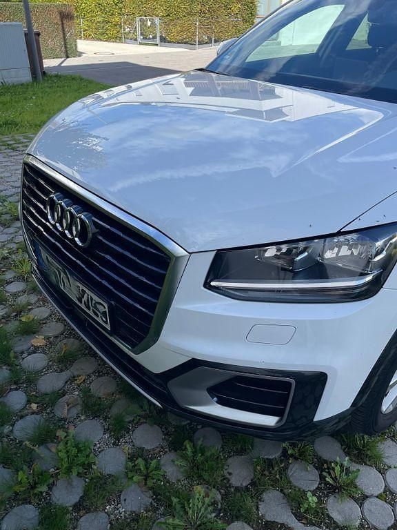 Gebraucht Audi Q2 Sport 116 PS (85 kW) 2019 Weiß SUV