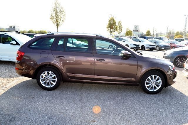 Gebraucht Skoda Octavia Ambition 110 PS (80 kW) 2016 Braun metallic Kombi