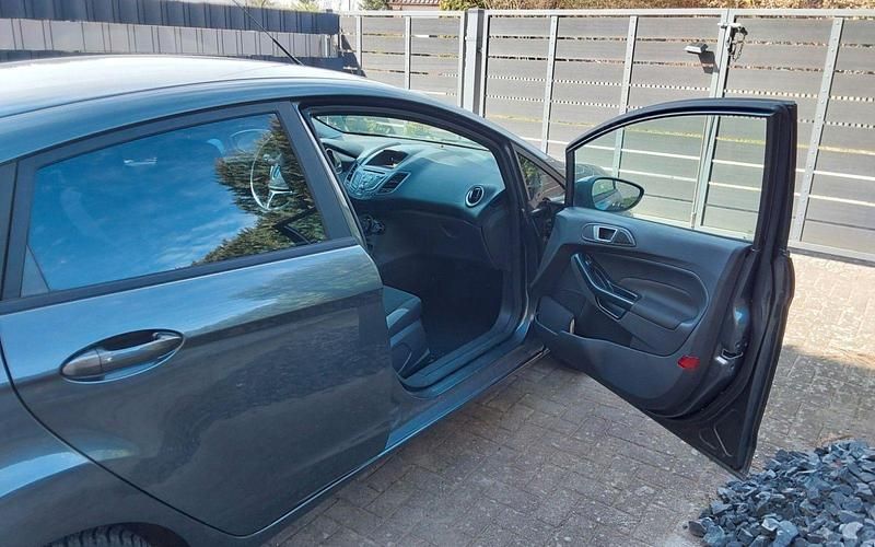 Gebraucht Ford Fiesta Trend 80 PS (58 kW) 2017 Grau Kleinwagen