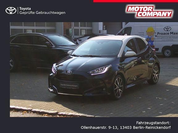 Mysticschwarz mica / dach weiss Gebraucht 2020 Toyota Yaris Hybrid Style Limousine | 19.750 € (Teuer) - Bild 1/4