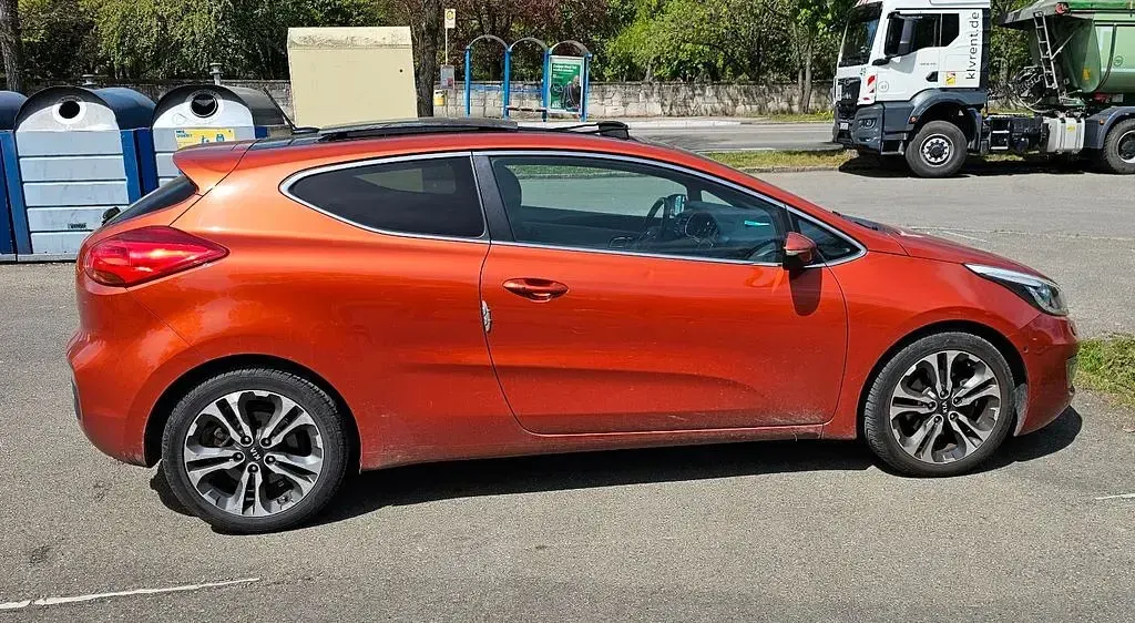 Gebraucht Kia ProCeed Spirit 135 PS (99 kW) 2013 Orange Kleinwagen