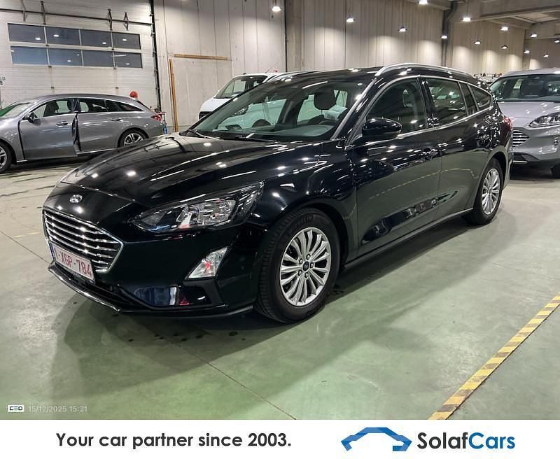 Schwarz Gebraucht 2019 Ford Focus Titanium Limousine | 10.164 € (Superpreis) - Bild 1/4