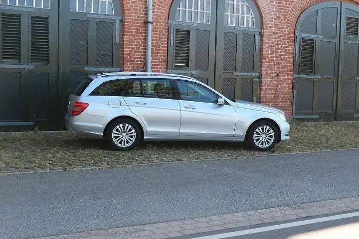 Gebraucht Mercedes C180 Elegance 156 PS (114 kW) 2012 Silber Kombi
