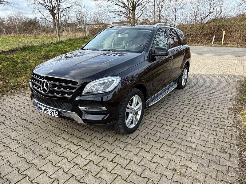 Gebraucht Mercedes ML250 204 PS (150 kW) 2015 Schwarz SUV