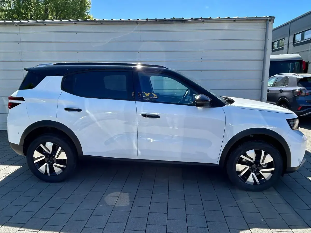 Neu Opel Frontera 2026 Arktis weiß uni / dach schwarz SUV