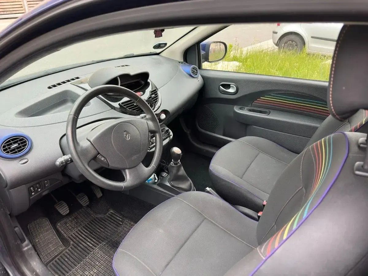 Gebraucht Renault Twingo Initiale Paris 75 PS (55 kW) 2013 Violet Kleinwagen