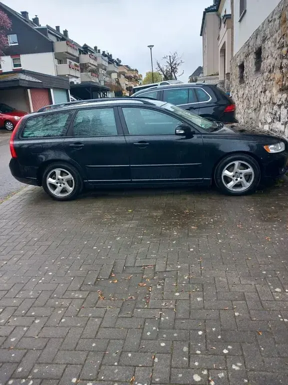 Używany Volvo V50 Kinetic 114 KM (83 kW) 2012 Czarny Kombi