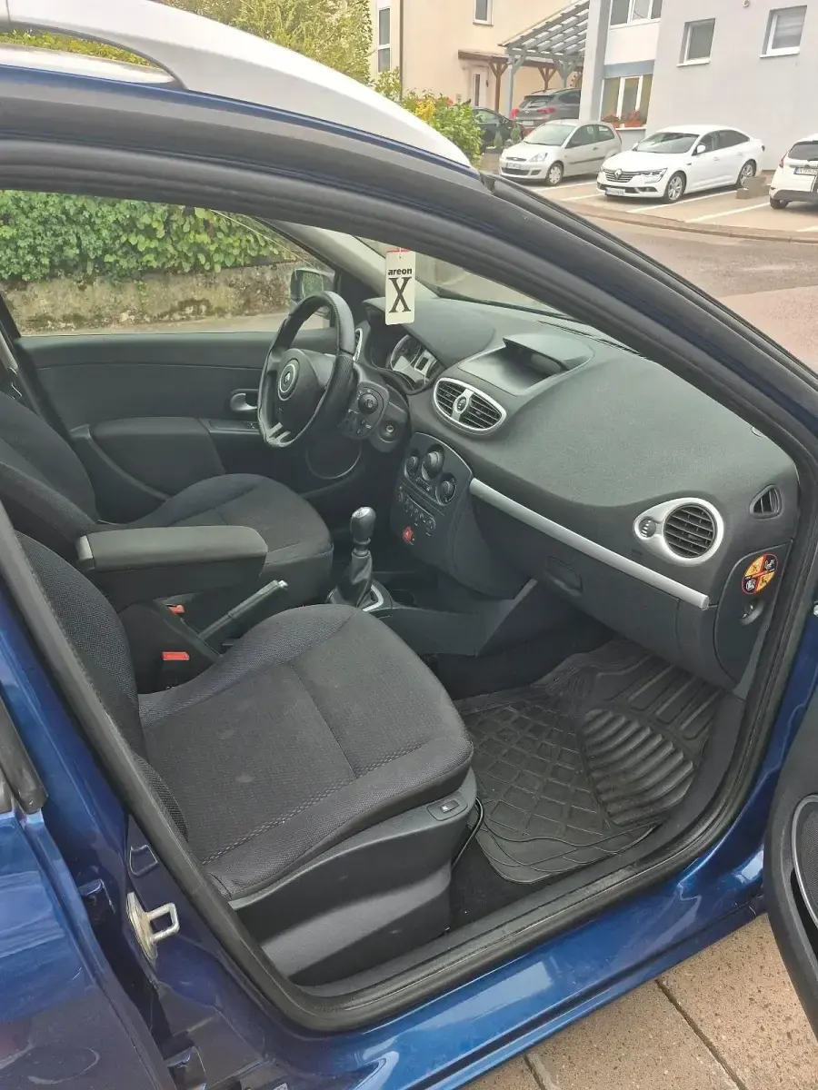 Gebraucht Renault Clio III 86 PS (63 kW) 2008 Blau Limousine