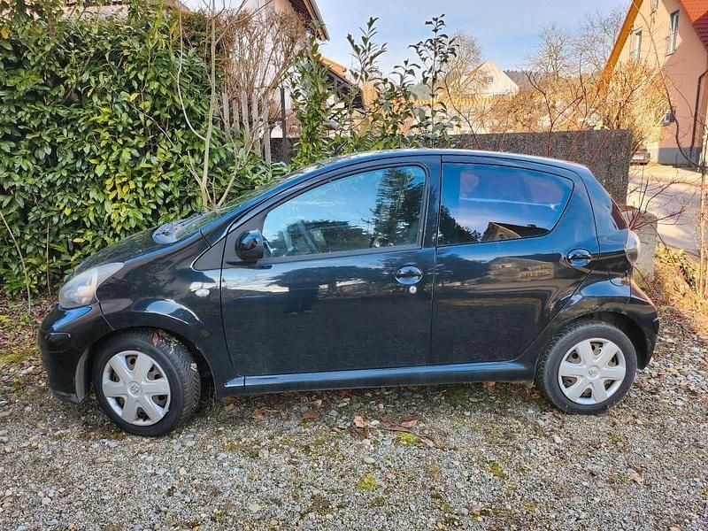 Schwarz Gebraucht 2010 Toyota Aygo Kleinwagen | 3.200 € (Fairer Preis) - Bild 1/4