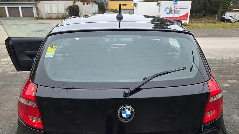 Gebraucht BMW 116 122 PS (89 kW) 2007 Schwarz Kleinwagen