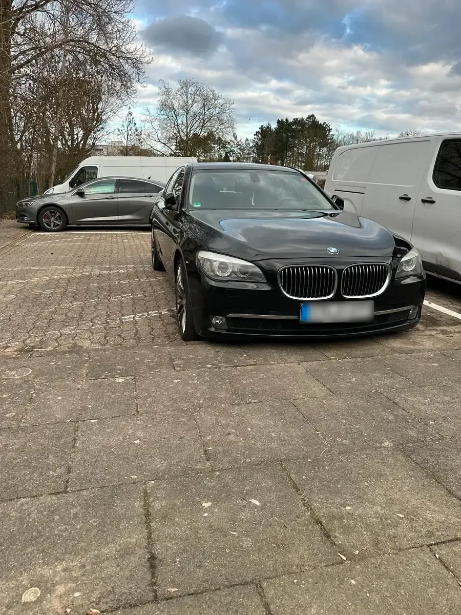Gebraucht BMW 740 306 PS (225 kW) 2012 Schwarz Limousine