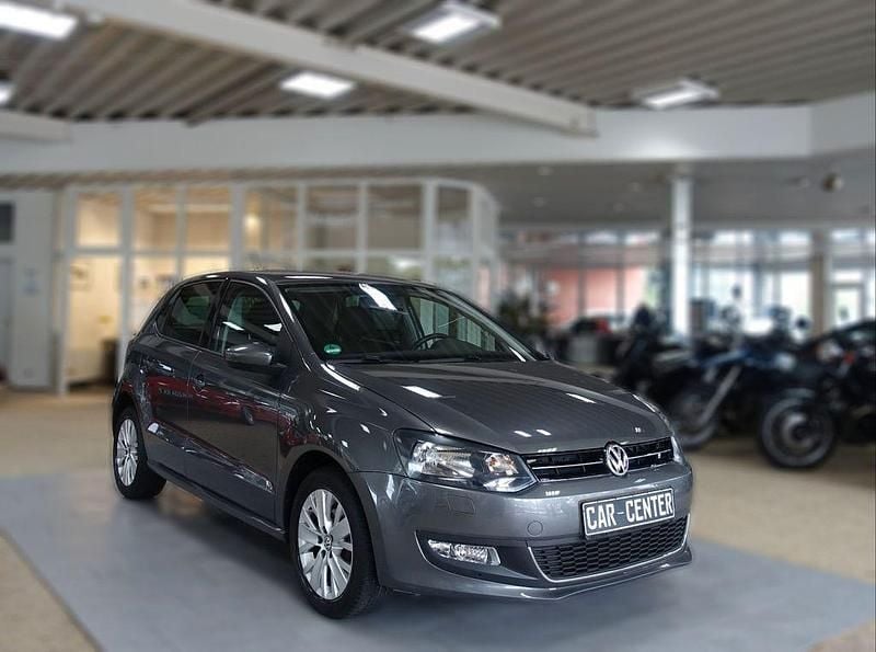 Grau Gebraucht 2013 VW Polo Life Limousine | 7.450 € (Fairer Preis) - Bild 1/4