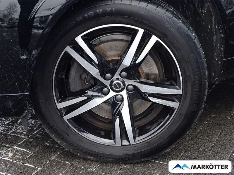 Gebraucht Volvo XC60 Plus 197 PS (144 kW) 2022 Schwarz SUV