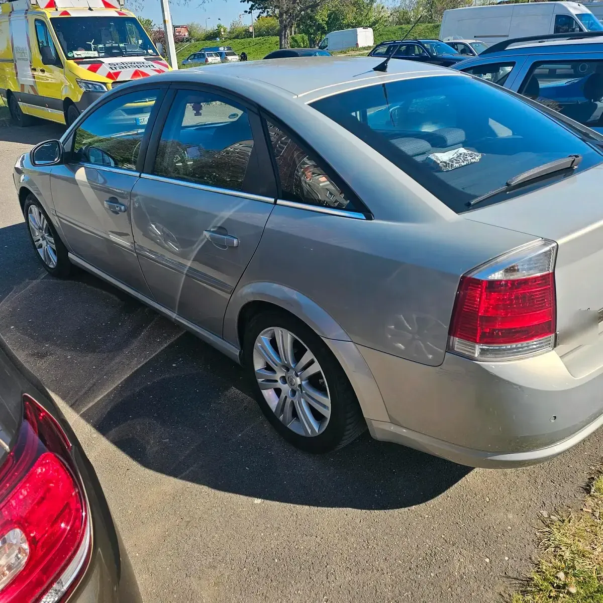 Gebraucht Opel Vectra 100 PS (73 kW) 2005 Silber Limousine