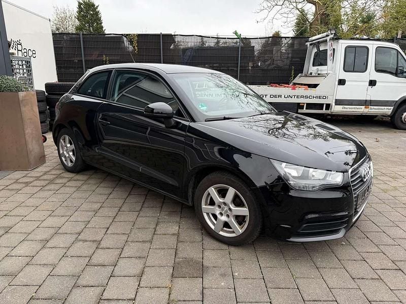 Brillantschwarz Gebraucht 2011 Audi A1 Attraction Kleinwagen | 3.990 € - Bild 1/4
