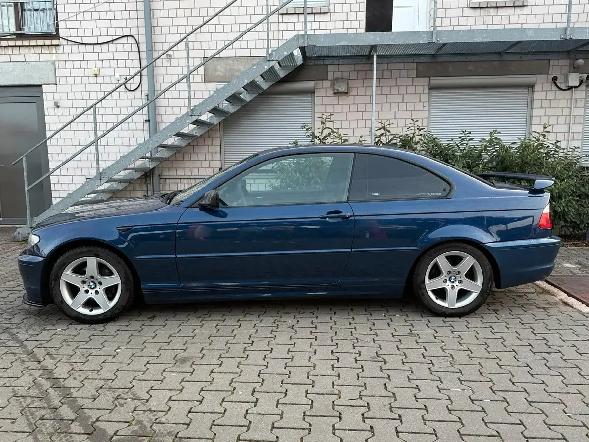 Gebraucht BMW 320 Basis 170 PS (125 kW) 2003 Blau Coupé