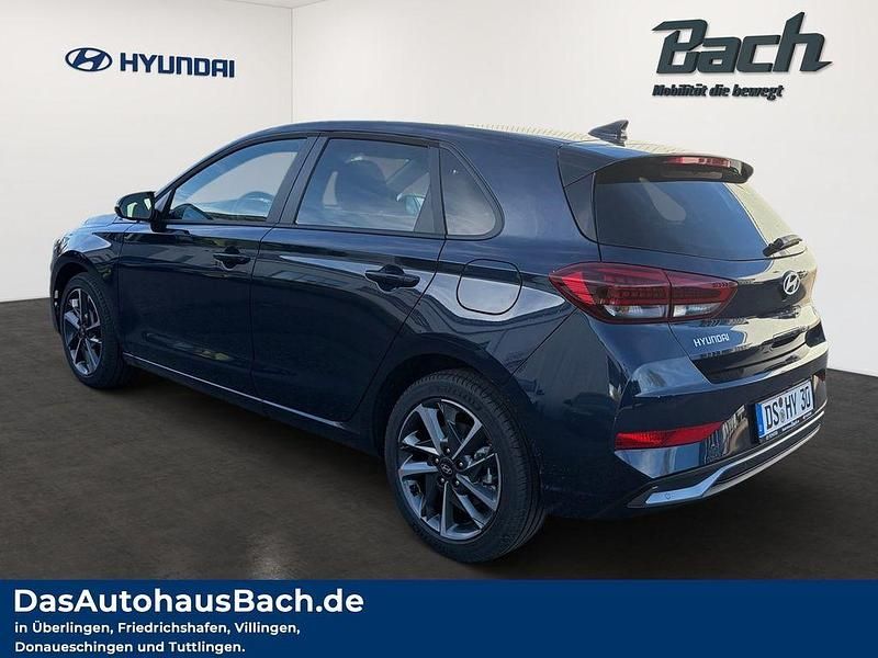 Neu Hyundai i30 Advantage 140 PS (102 kW) 2025 Blau Limousine