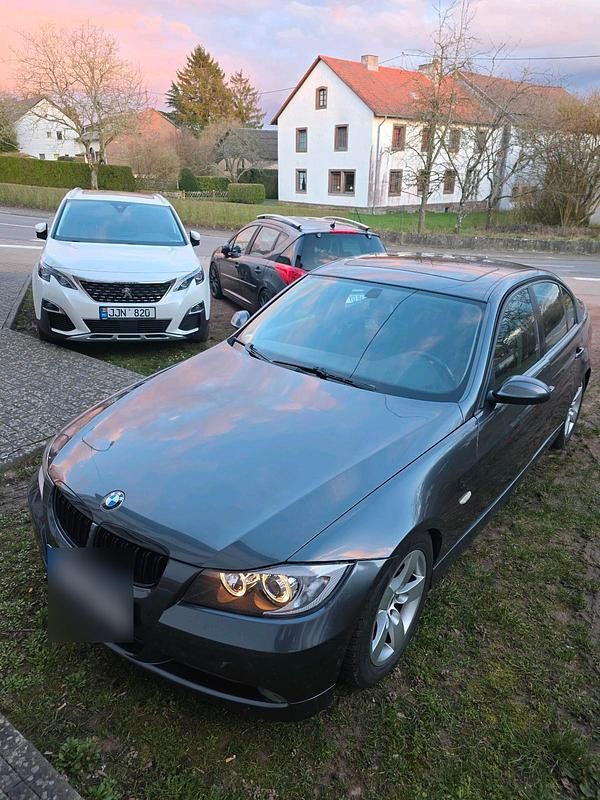 Gebraucht BMW 320 150 PS (110 kW) 2007 Silber Limousine