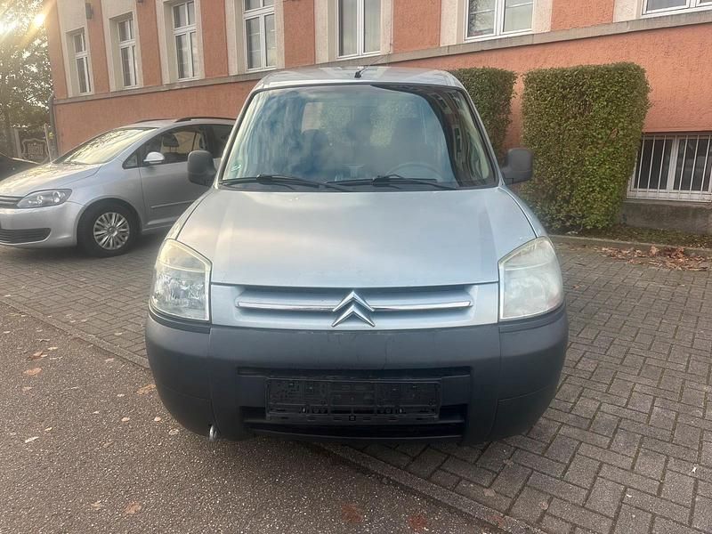 Grau Gebraucht 2005 Citroën Berlingo Van / Kleinbus | 2.550 € (Fairer Preis) - Bild 1/4