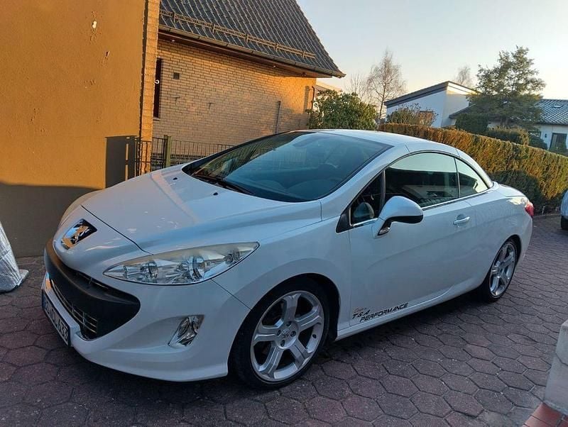 Gebraucht Peugeot 308 CC Platinum 156 PS (114 kW) 2010 Weiß Cabrio