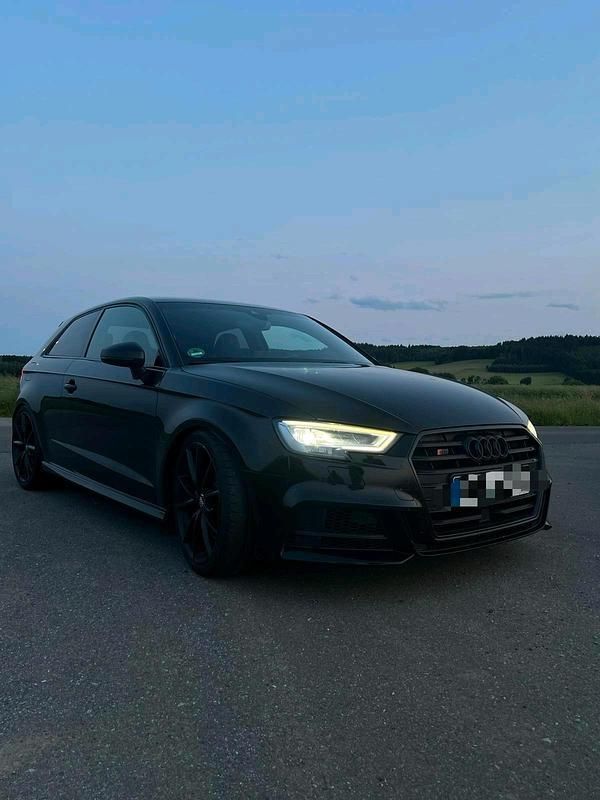 Schwarz Gebraucht 2017 Audi S3 Coupé | 27.000 € (Guter Preis) - Bild 1/4