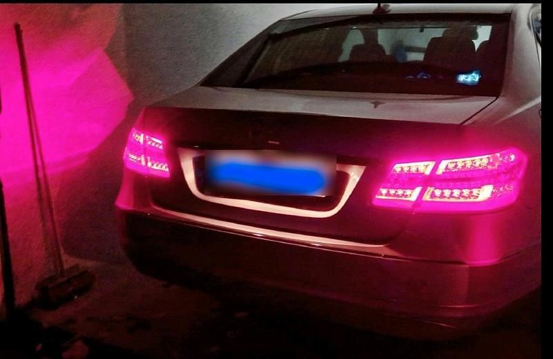 Silber Gebraucht 2010 Mercedes E250 Limousine | 7.200 € (Fairer Preis) - Bild 1/4