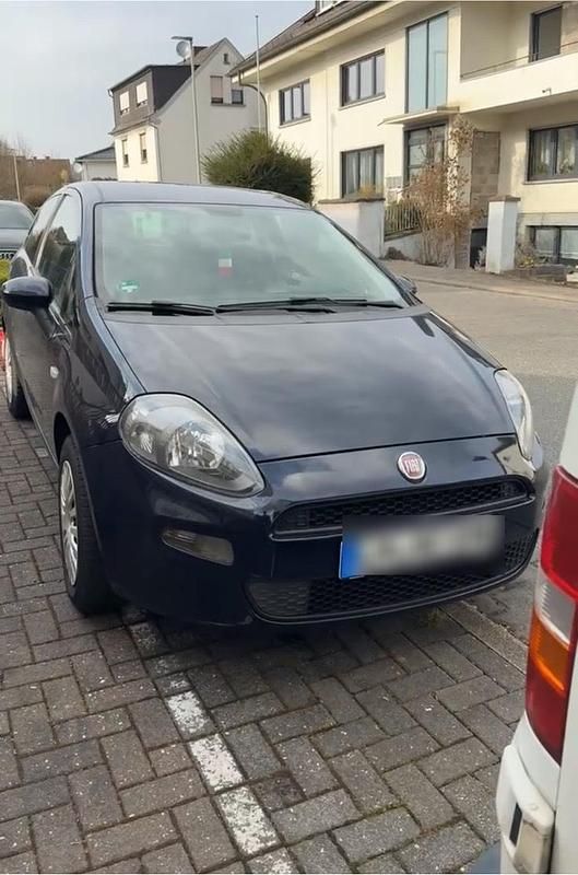 Blau Gebraucht 2012 Fiat Punto Kleinwagen | 2.350 € (Guter Preis) - Bild 1/4
