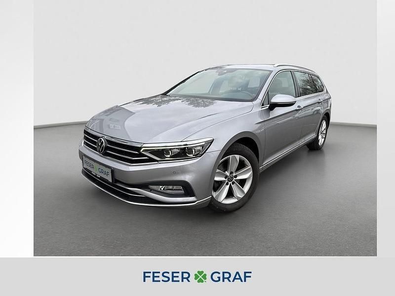 Silber Gebraucht 2021 VW Passat Elegance Kombi | 24.880 € (Teuer) - Bild 1/1