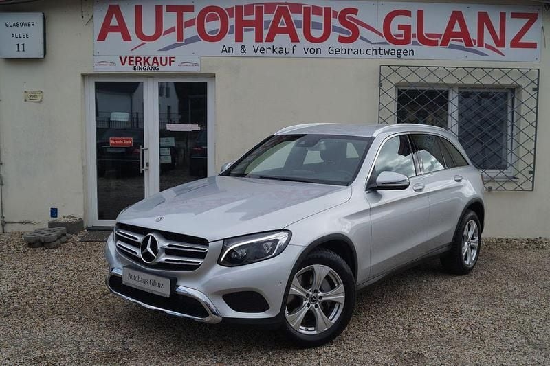 Silber Gebraucht 2018 Mercedes GLC250 SUV | 30.999 € (Guter Preis) - Bild 1/4