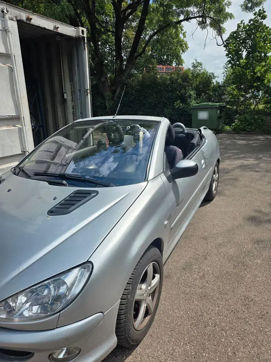 Gebraucht Peugeot 206 CC 109 PS (80 kW) 2002 Silber Cabrio