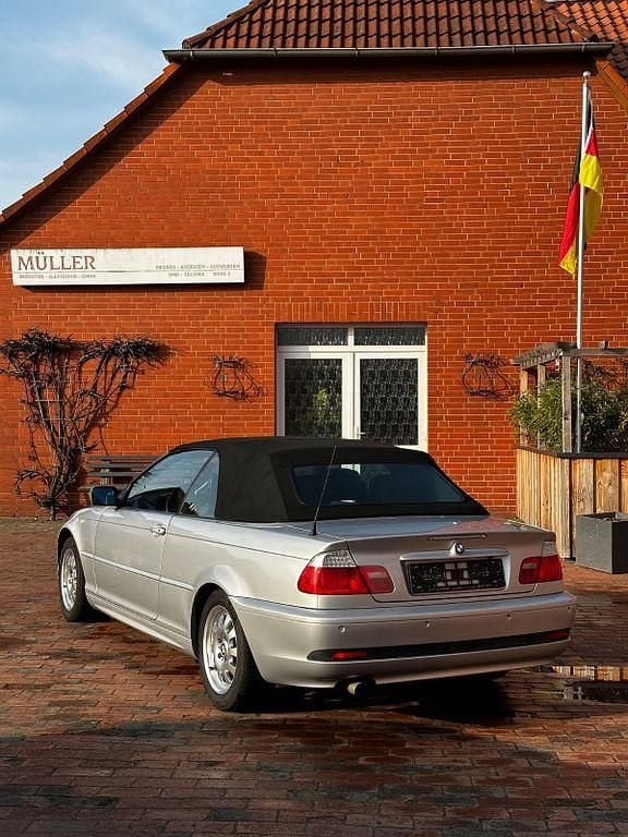 Gebraucht BMW 318 Cabriolet 143 PS (105 kW) 2003 Silber Cabrio
