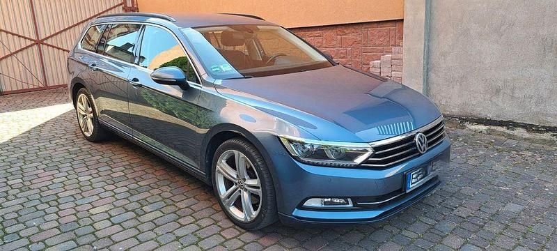 Gebraucht VW Passat Comfortline 150 PS (110 kW) 2015 Blau Kombi