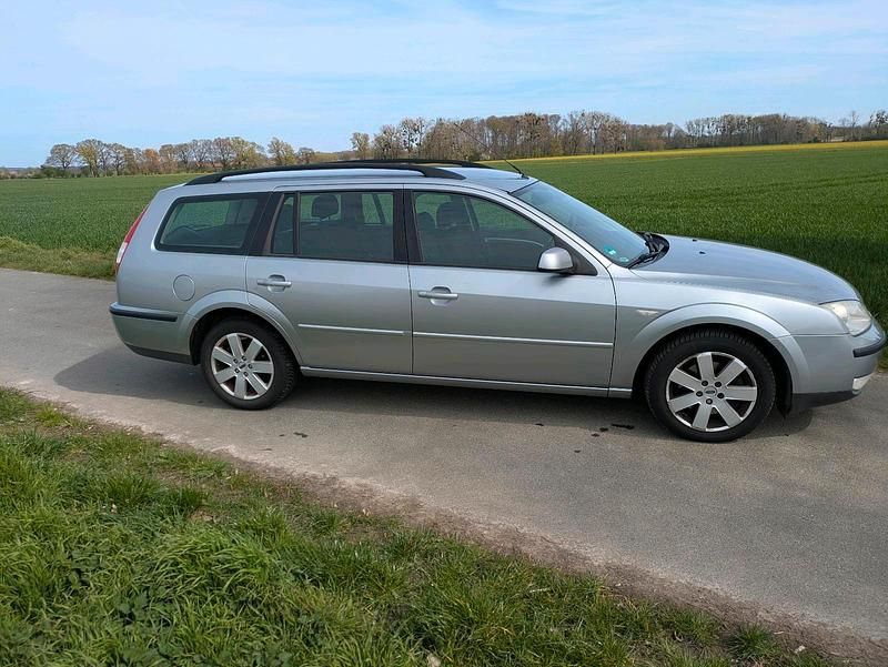 Gebraucht Ford Mondeo Trend 125 PS (91 kW) 2005 Silber Kombi