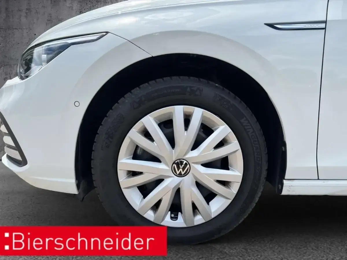 Gebraucht VW Golf VIII Pro 150 PS (110 kW) 2023 Weiss Kombi