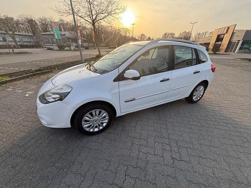Gebraucht Renault Clio II Dynamique 75 PS (55 kW) 2009 Weiß Limousine