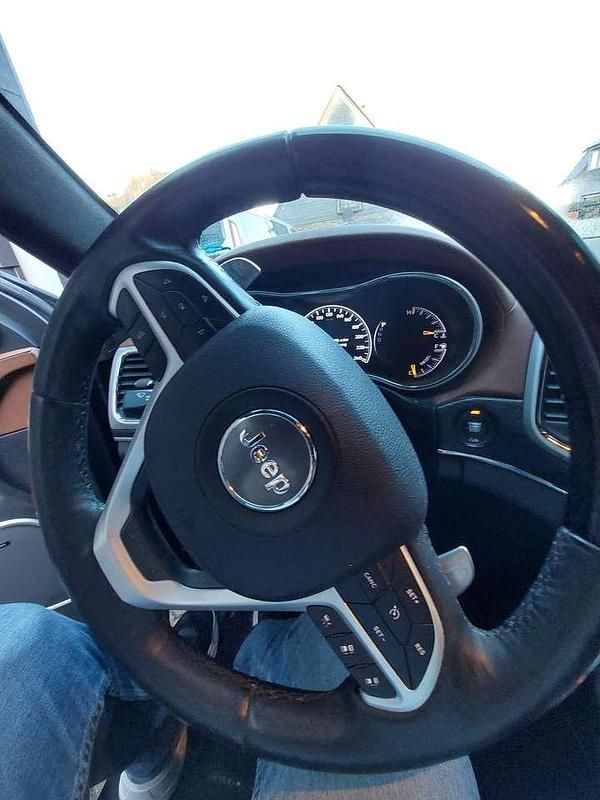 Gebraucht Jeep Grand Cherokee Summit 250 PS (183 kW) 2018 Schwarz SUV