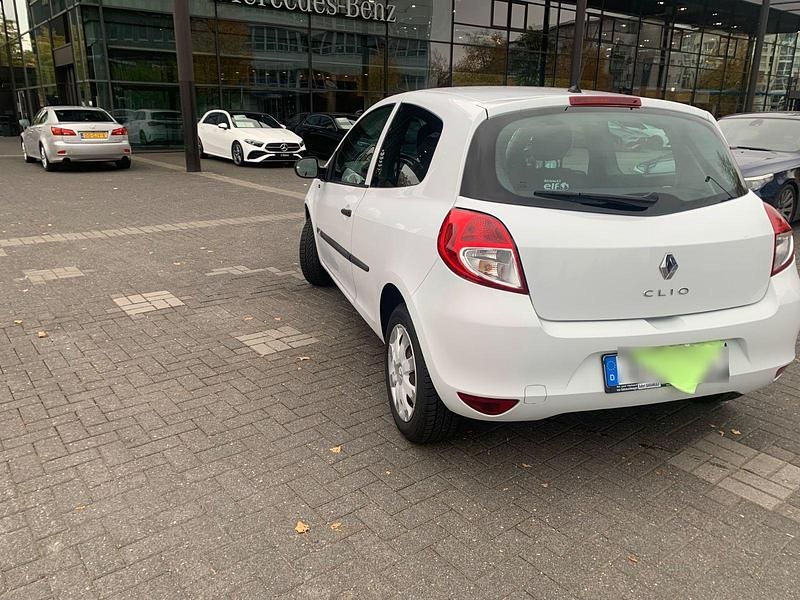 Gebraucht Renault Clio IV 75 PS (55 kW) 2012 Weiß Limousine