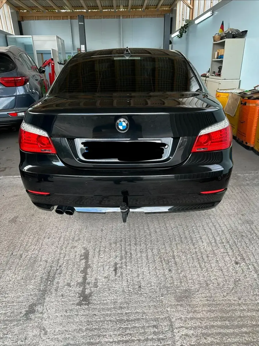 Gebraucht BMW 523 190 PS (139 kW) 2008 Schwarz Limousine