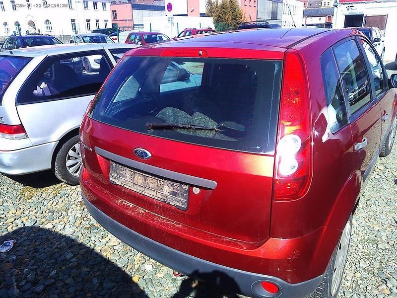 Gebraucht Ford Fiesta Ambiente 69 PS (50 kW) 2006 Kleinwagen