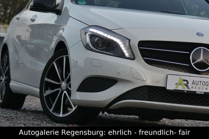 Weiß Gebraucht 2015 Mercedes A180 Limousine | 15.700 € (Fairer Preis) - Bild 1/4