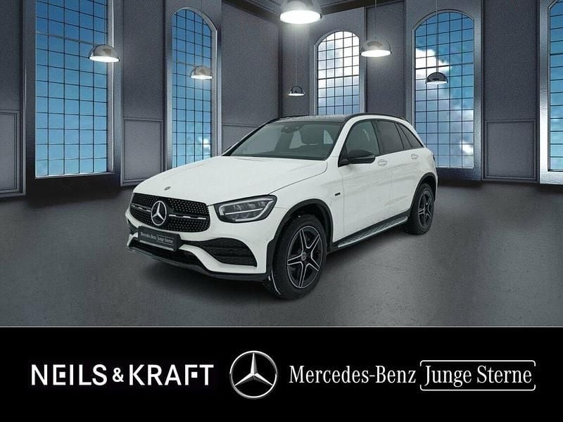 Gebraucht Mercedes GLC300e AMG 306 PS (225 kW) 2020 Designo diamantweiß bright SUV