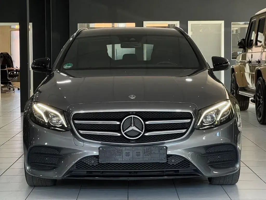 Gebraucht Mercedes E400 AMG line 340 PS (250 kW) 2018 Grau Limousine