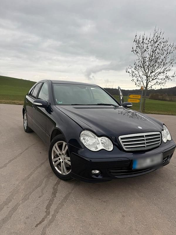 Gebraucht Mercedes C180 143 PS (105 kW) 2006 Blau Limousine