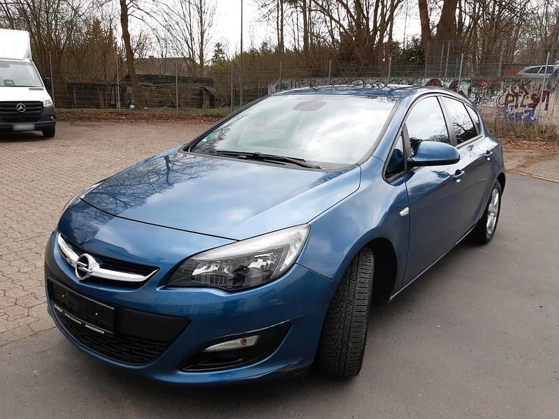 Second-hand Opel Astra 120 CP (88 kW) 2012 Albastru Berlinǎ