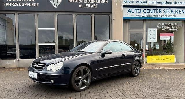 Blau Gebraucht 2004 Mercedes CLK200 Avantgarde Coupé | 3.990 € (Fairer Preis) - Bild 1/4