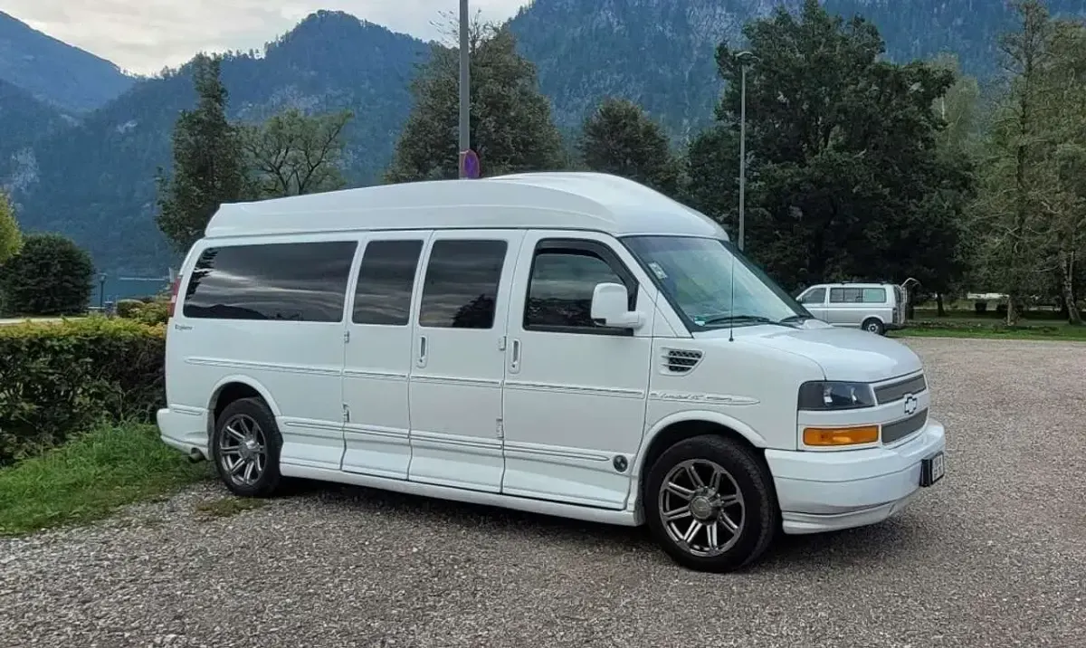 Używany Chevrolet Express 328 KM (241 kW) 2013 Biały Minivan