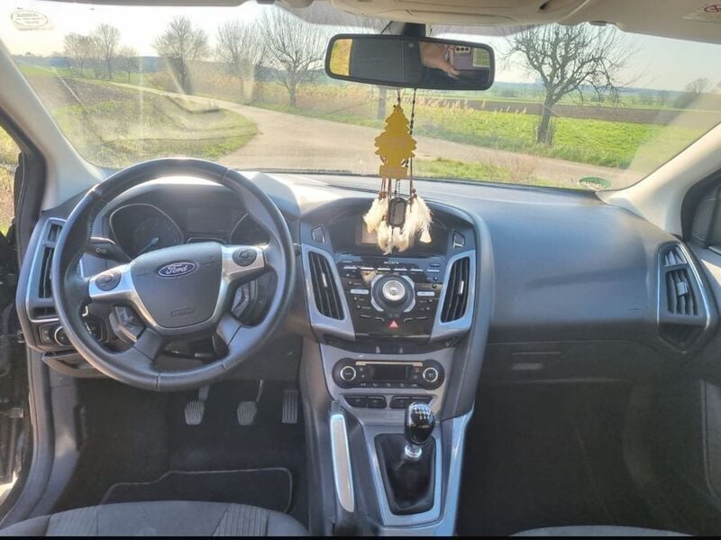 Schwarz Gebraucht 2011 Ford Focus Titanium Limousine | 3.000 € (Superpreis) - Bild 1/4