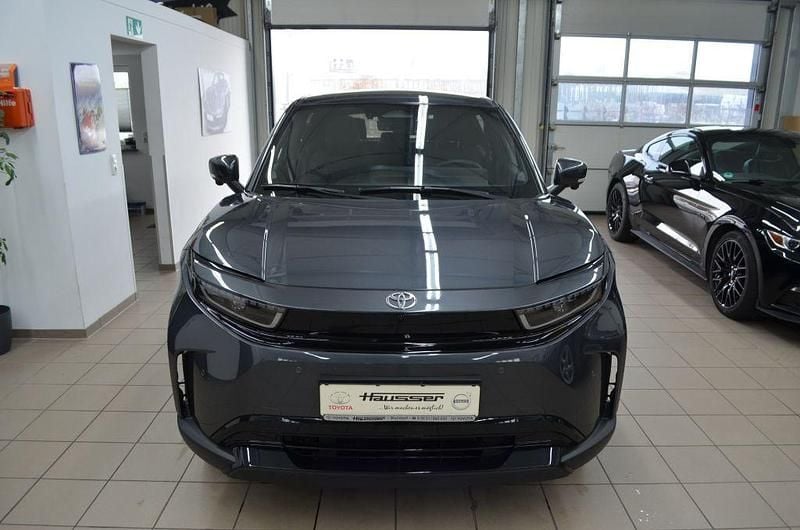 Neu Toyota Urban Cruiser Lounge 127 kW (174 PS) 2026 Grau SUV