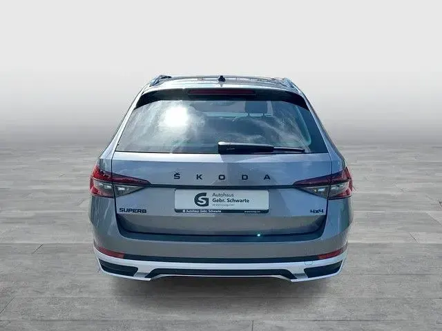 Gebraucht Skoda Superb 200 PS (147 kW) 2023 Graphitegrau metallic Kombi